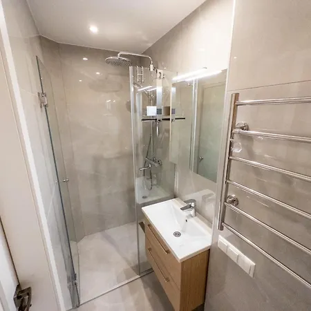 Atk T1 Airport Bus Station 公寓 塔林